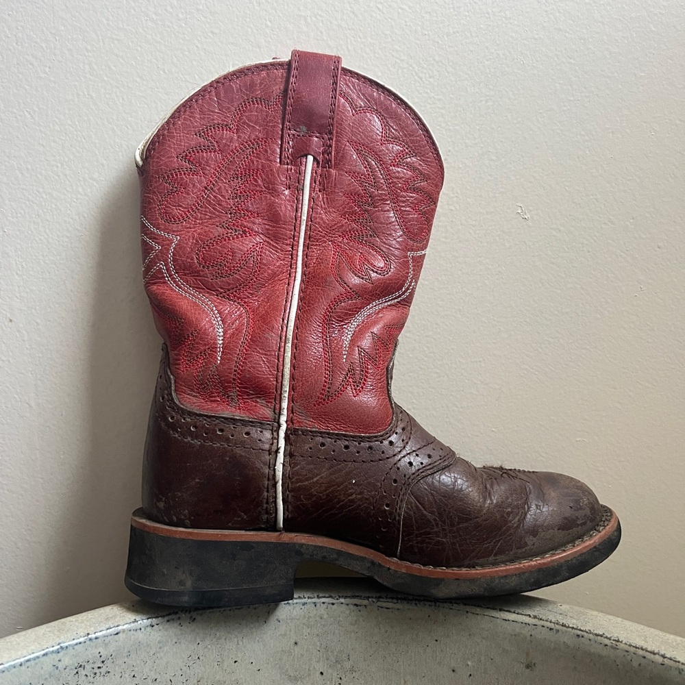 Ariat Red and Brown Cowboy Boots - Picture 8 of 9